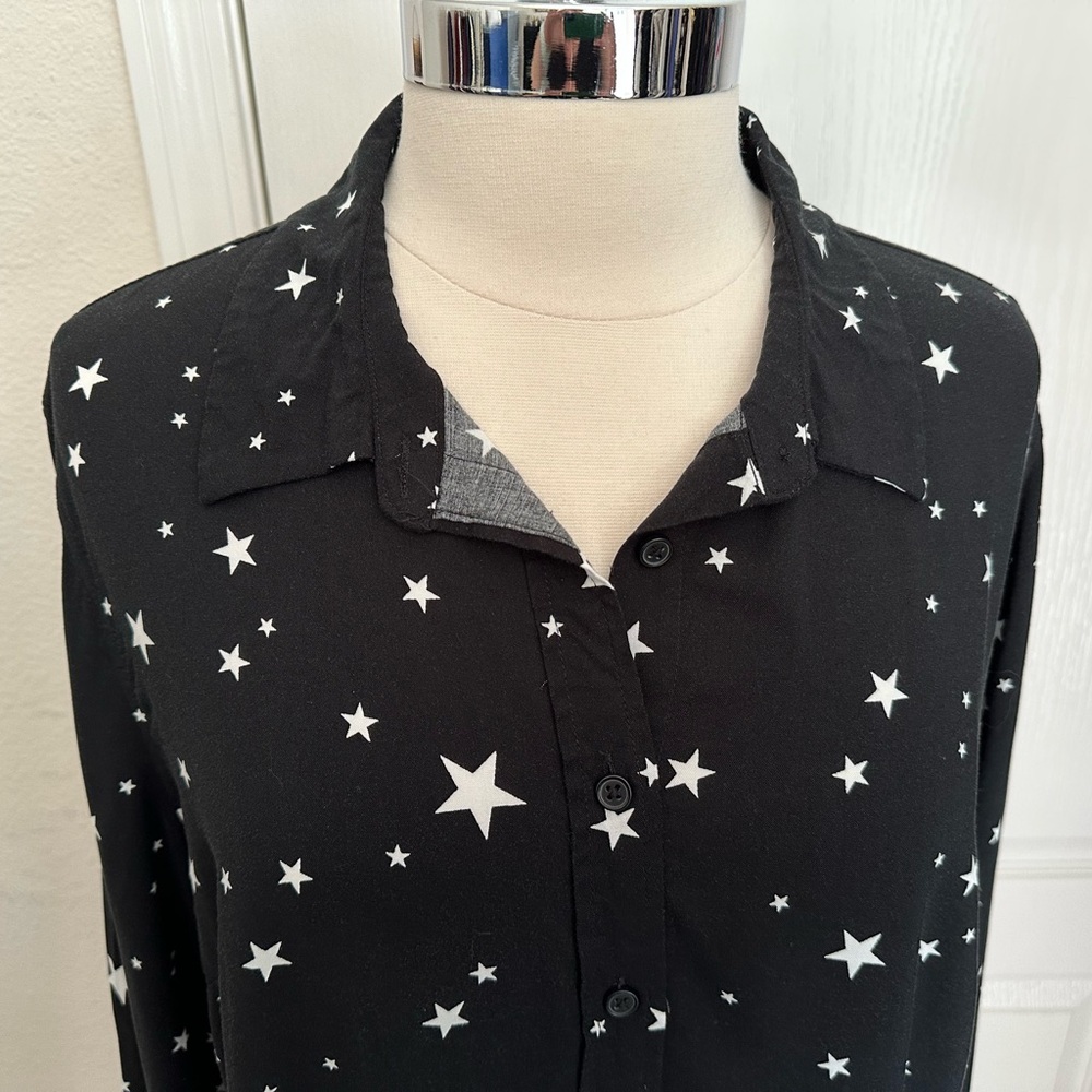 Como Blu Woman Black Button Down All-Over Stars Novelty Print Size 1X